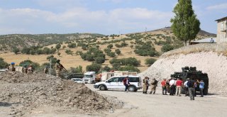 Hdpli Vekil Güvenlik Güçleriyle Tartıştı Aracıyla Yolu Kapattı
