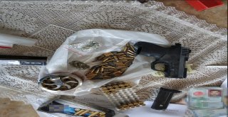 Okul Önlerinde Çocuklara Uyuşturucu Satan Zehir Taciri Yakalandı