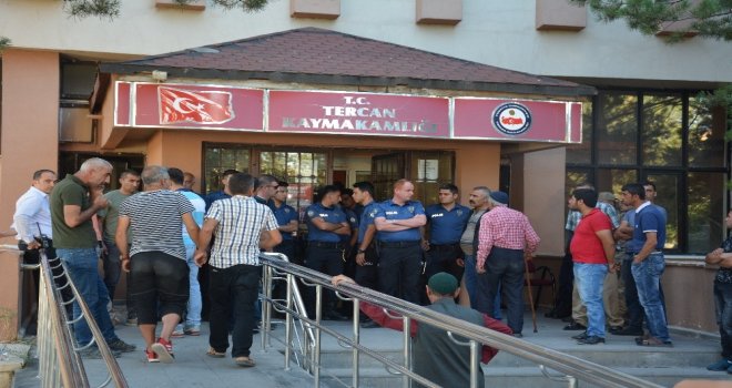 Erzincandaki Silahlı Kavgada Ölen 5 Kişiden 2Sinin Cenazesi Erzuruma Getirildi
