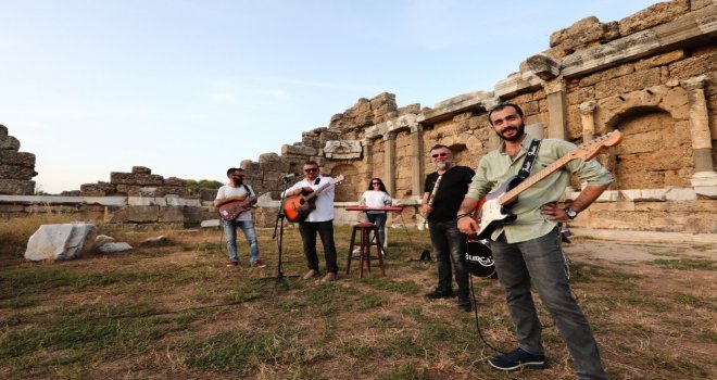 Manavgatta Özgür Şarkılara Klip