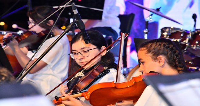 Beylikdüzü Gençlik Senfoni Orkestrası İlk Konserini Verdi