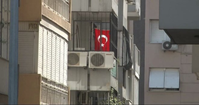 Abdli Rahip Brunsonun Evine Türk Bayrağı Asıldı