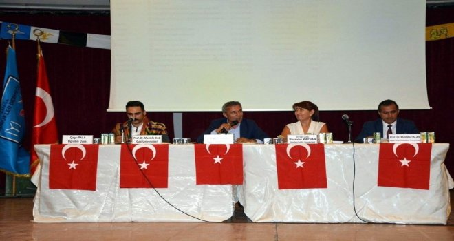 Aliağada Türk Dünyası Ve Yörük Türkmenler Paneline Yoğun İlgi