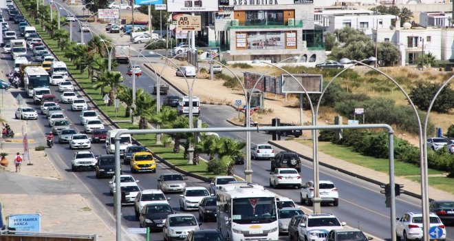 Tatilciler Bodruma Akın Akın Gelmeye Başladı