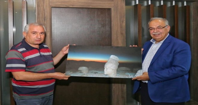 Adıyamanlı Fotoğraf Sanatçısından Kutluya Hediye