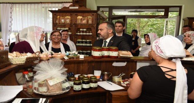 Üreten Kadınlara ‘Moral Ziyareti