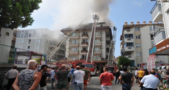 Antalyada Otelde Yangın Paniği
