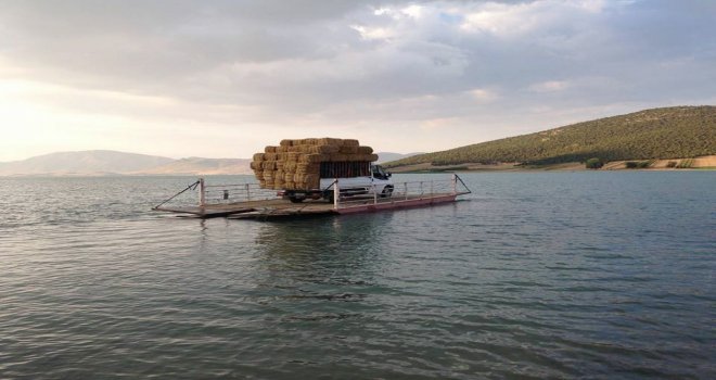 Beyşehir Gölündeki Adalara Duba Üzerinde Taşımacılık Yapılıyor