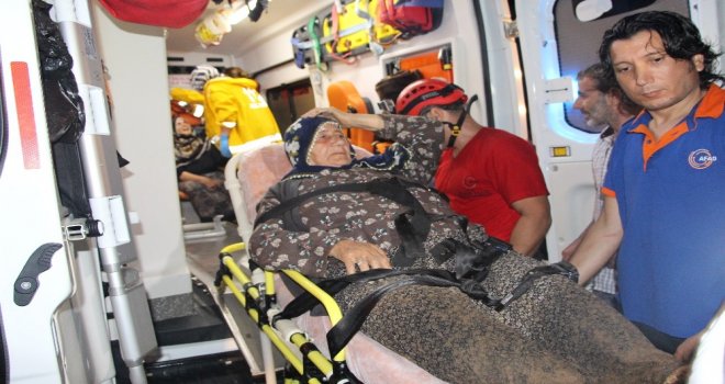 Selde Mahsur Kalan Aile Kurtarıldı