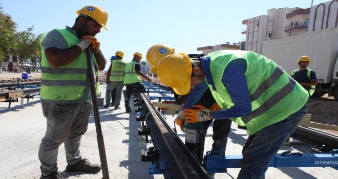 3. Etap Raylı Sistemde Raylar Döşenmeye Başlandı