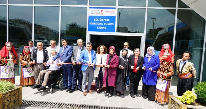 Engelsiz Yılsonu Sergisi Açıldı