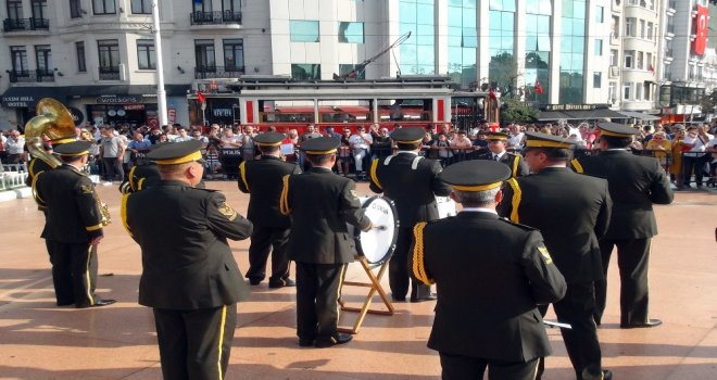 Taksim Meydanında 30 Ağustos Zafer Bayramı Gösterisi