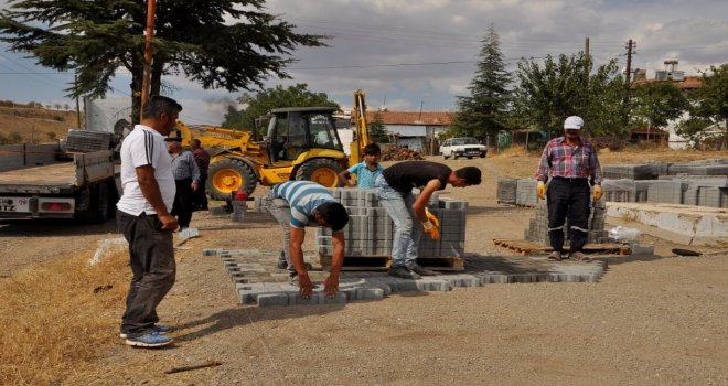 Arguvanda Yol Çalışmaları Sürüyor