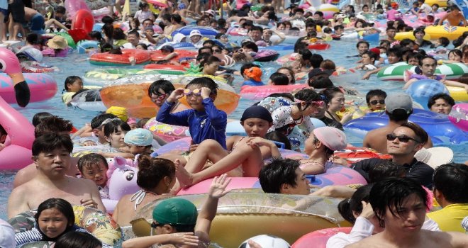 Hepsi Bir Haftada Yaşandı: Sıcak, Tayfun, Yağmur