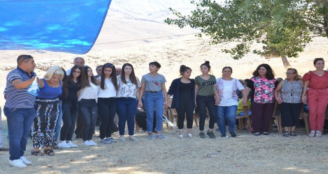 40 Yıl Önce Terk Ettikleri Ata Yurtlarına Şölenle Döndüler