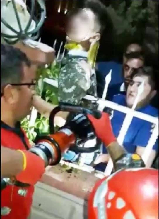Üzerinden Atlamak İstediği Korkuluk Koluna Saplandı