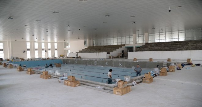 Pursaklarda Yarı Olimpik Kapalı Yüzme Havuzu İnşaatında Sona Gelindi