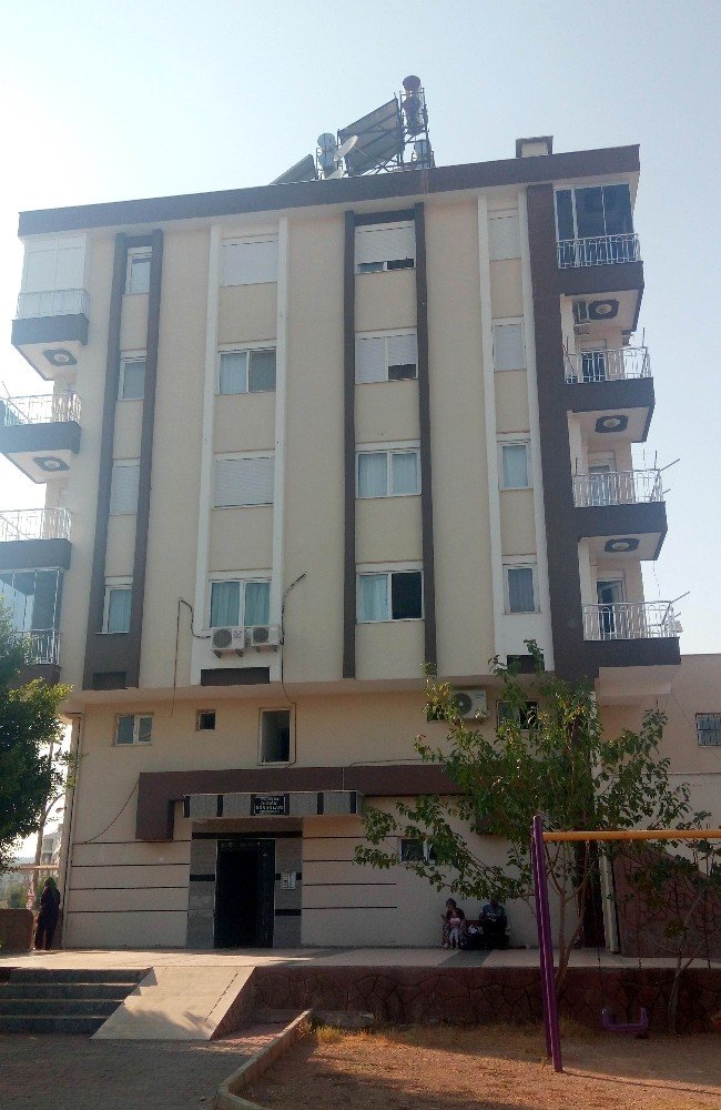 Antalyada Genç Kızın Şüpheli Ölümü