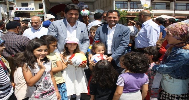Derbentte Çocuklar Bayram Sevinci Yaşadı