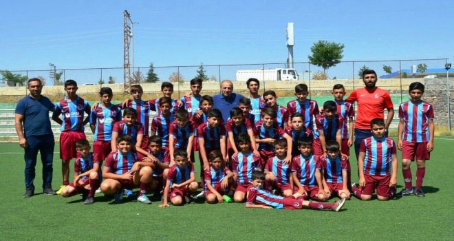 Trabzonspor Futbol Okulları Koordinatörü Necati Özçağlayan Ercişte