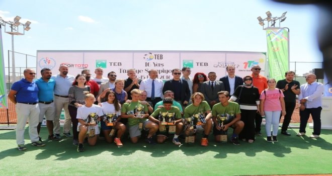 Tenis Turnuvasında Şampiyonlar Belli Oldu