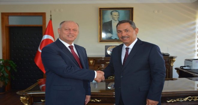 Uysal, Yeni Atanan Kaymakam Çorumluoğlunu Ziyaret Etti