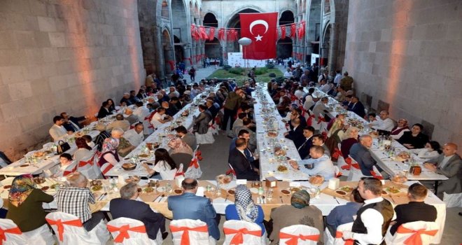 Erzurumda Şehit Aileleri Ve Gaziler 15 Temmuz Yemeğinde Buluştu