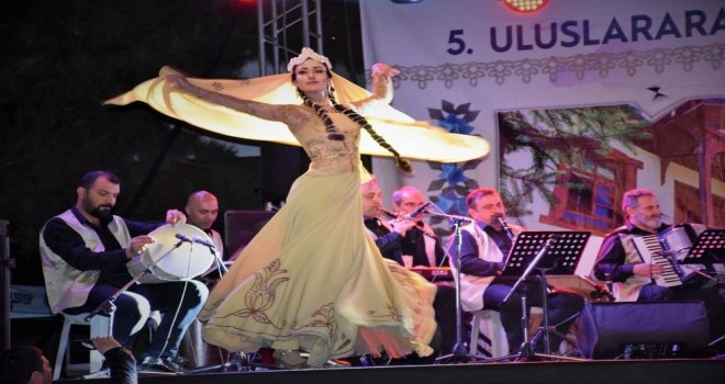 Nallıhan Uluslararası İpek İğne Oyaları Kültür Ve Sanat Festivaline Hazırlanıyor