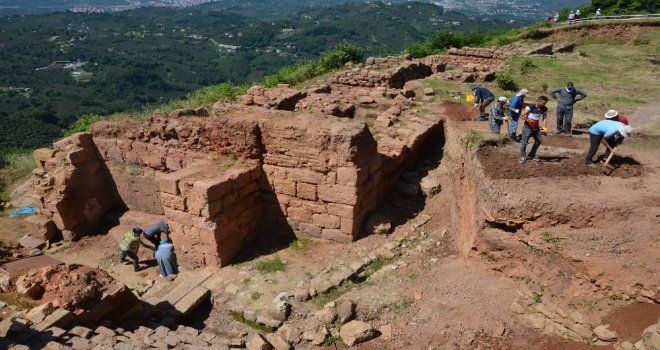 Tarihi Kurul Kalesinde Kazı Çalışmaları Başladı
