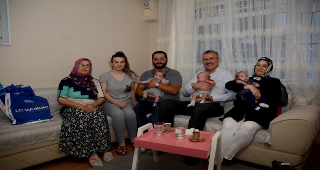 Başkan Özkandan Üçüz Bebeği Olan Çifte Ziyaret