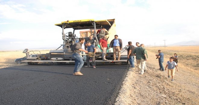 Bulanıkta Yol Asfaltlama Çalışması