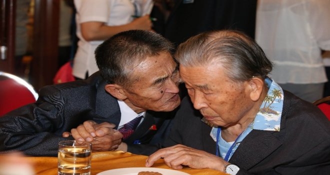 Kore Savaşının Ayırdığı Aileler 65 Yıl Sonra Bir Araya Geliyor