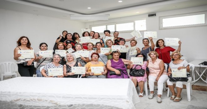 Didimde Kadın Kursiyerler Sertifikalarını Aldı