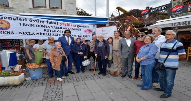 Foça Ve Bucada Yaşlılar Günü Unutulmadı