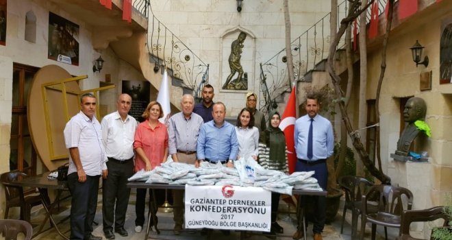 Gaziantep Dernekler Konfederasyonundan Öğrencilere Kırtasiye Yardımı