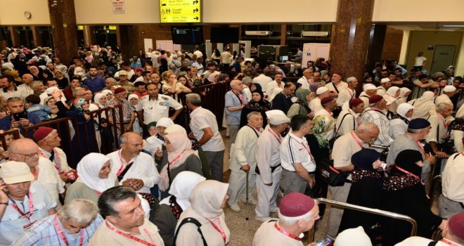 Bursalı Hacılar Mukaddes Topraklara Uçtu