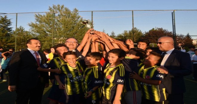 Kuran Kursu Öğrencilerinin Futbol Turnuvası Sona Erdi