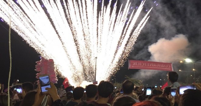 30 Ağustos Bursada Coşkuyla Kutlandı