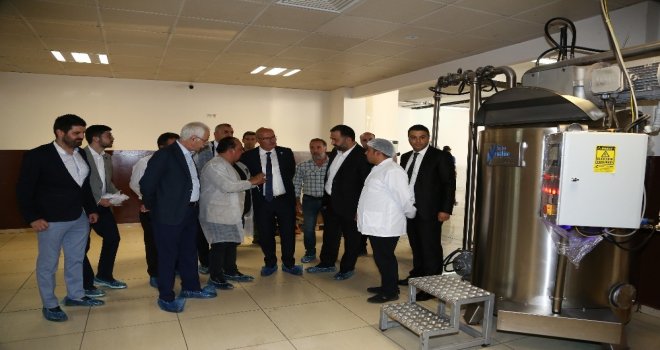 Ato Başkanı Baran, Çikolata Fabrikasını Ziyaret Etti