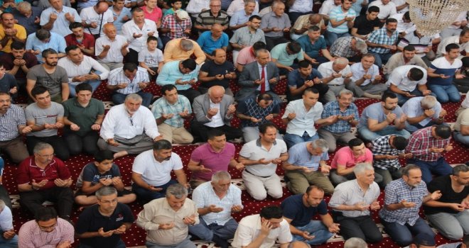 İskenderunda 15 Temmuz Şehitleri İçin Mevlit Okutuldu