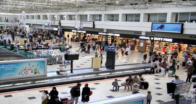 Antalyaya Havadan Gelen Turist Sayısı 6 Milyona Ulaştı