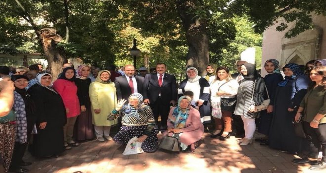 Ak Parti Afyonkarahisar Heyeti Taş Medresede Bayramlaştı