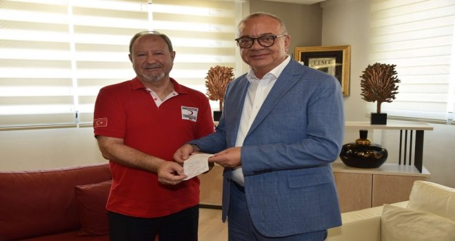 Başkan Ergünden Kızılayın Kurban Bağışına Destek