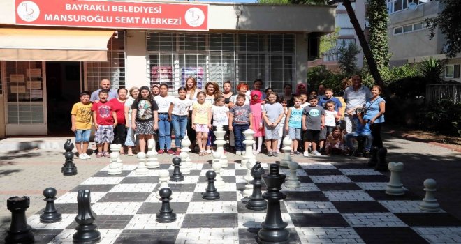 Bayraklıda ‘Sokakta Satranç