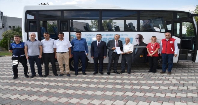 Manisa Büyükşehirden Kızılaya Araç Desteği
