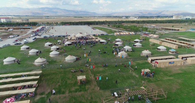 Erzurumda Türk Oyunları Festivali Heyecanı