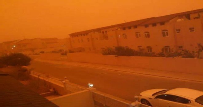 Irakta Toz Fırtınası Bine Yakın Kişiyi Hastanelik Etti