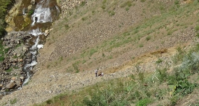 Karsta Şelaleden Düşen Genç Yaralandı