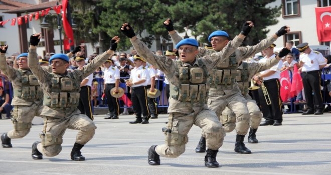Komandoların Zeybek Oyunu, Zafer Bayramına Damga Vurdu