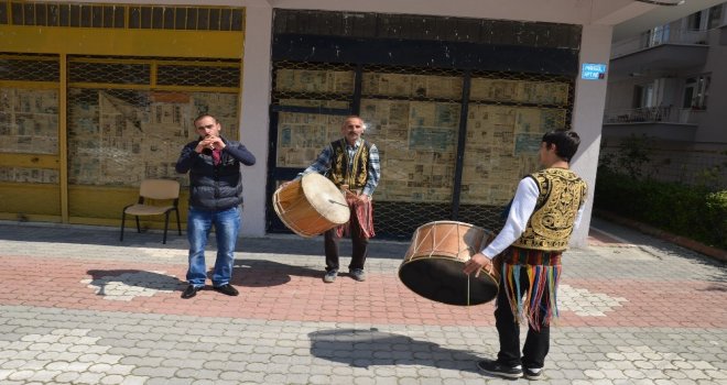 Davul Ve Zurna Düğünlerin Vazgeçilmezi